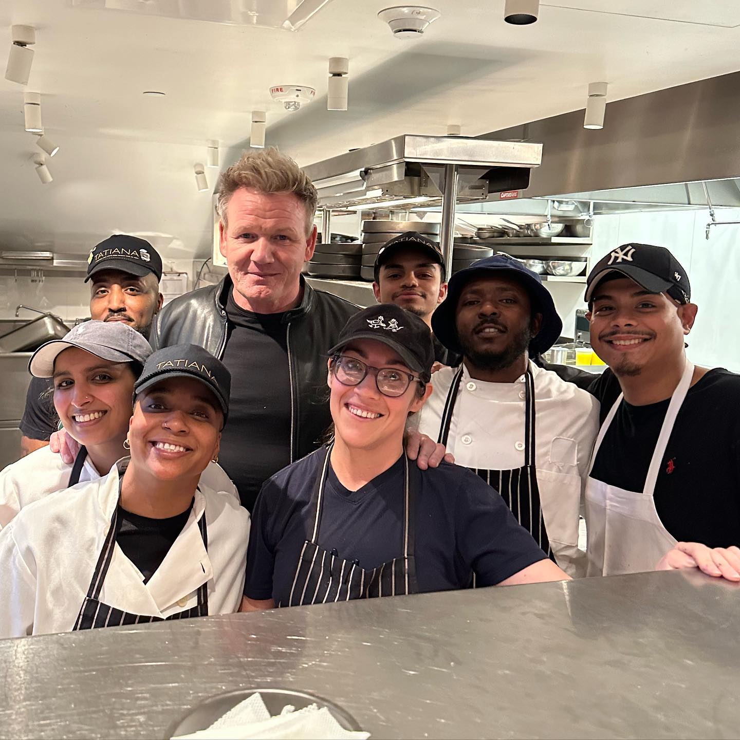 Gordon Ramsay, tată pentru a șasea oară: „3 băieți, 3 fete… Gata!”. Prima imagine cu fiul celebrului bucătar