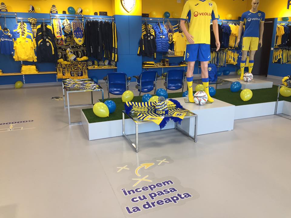 Petrolul Ploiești și-a deschis un magazin oficial. Fanii l-au luat cu asalt / FOTO&VIDEO