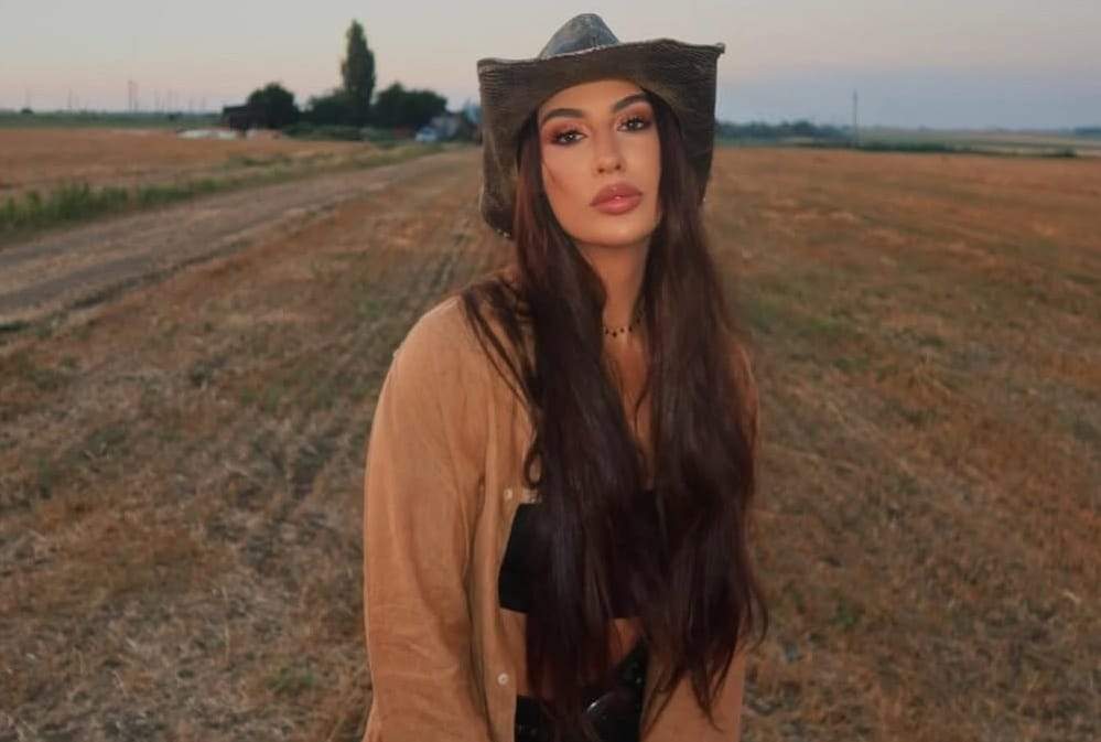 Cum a apărut Sarah Dumitrescu, fiica Anamariei Prodan, la o nuntă. A slăbit mult și este aproape de nerecunoscut