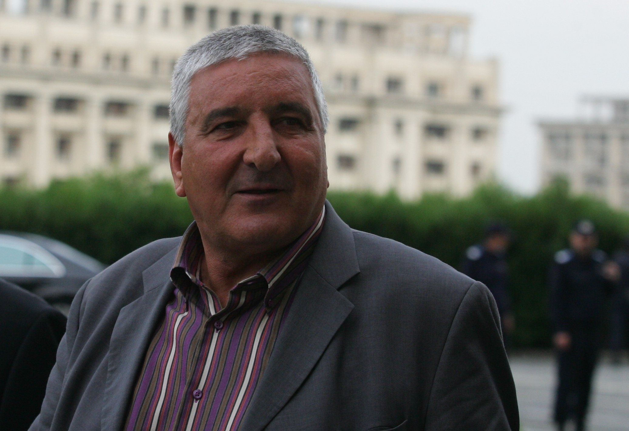 Câți bani a pierdut Rică Răducanu la păcănele. „E boală grea. Joc de ani de zile. Merg mai rar, nu mai am lovele”