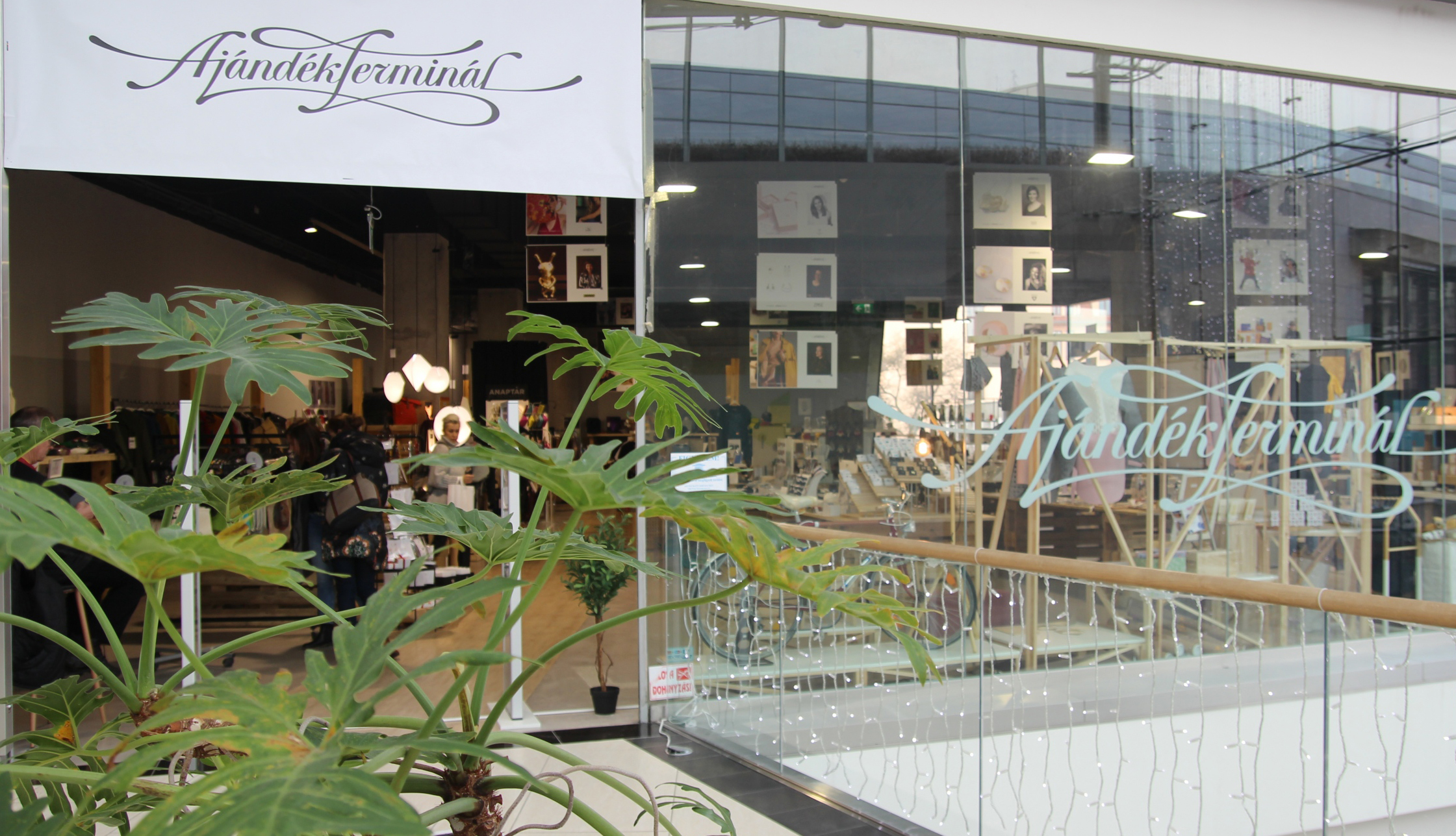 Az Ajándék Terminál olyan ünnepi designvásár, ahol különleges, kis szériás magyar alkotások közül lehet választani, így minden ajándék egyedi, minőségi és valódi hazai tervezői értéket képvisel