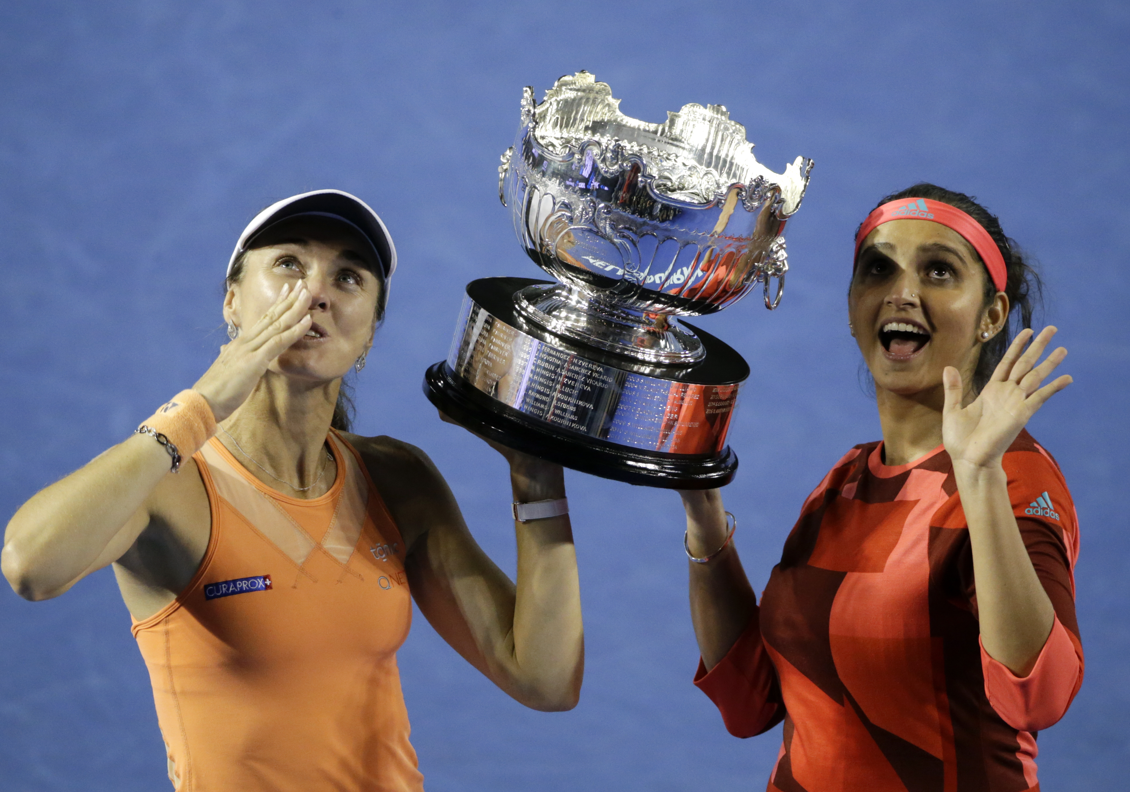 Martina Hingis și Sania Mirza au câștigat Openul Australiei la dublu feminin. 36 de meciuri fără eșec!