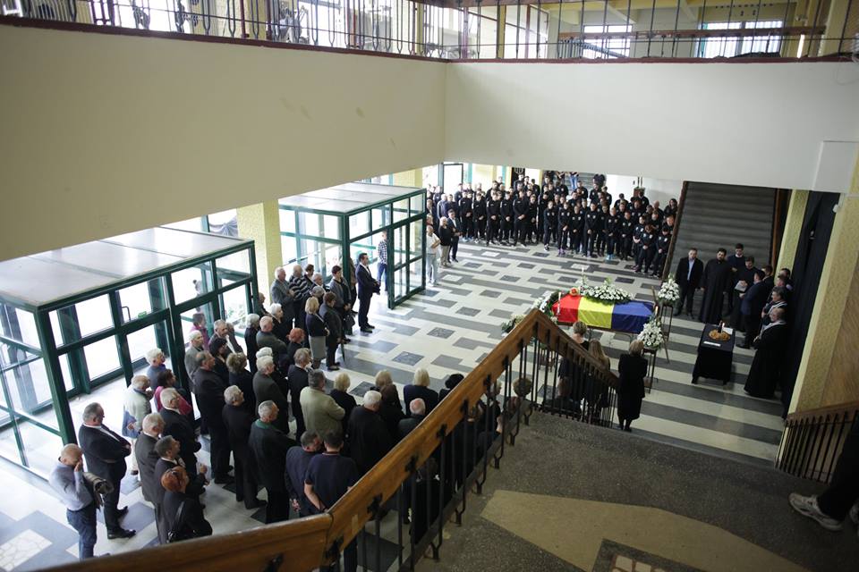 Lascăr Pană a fost înmormântat miercuri, la Baia Mare. Ultimele aplauze pentru legendarul antrenor de la HC Minaur
