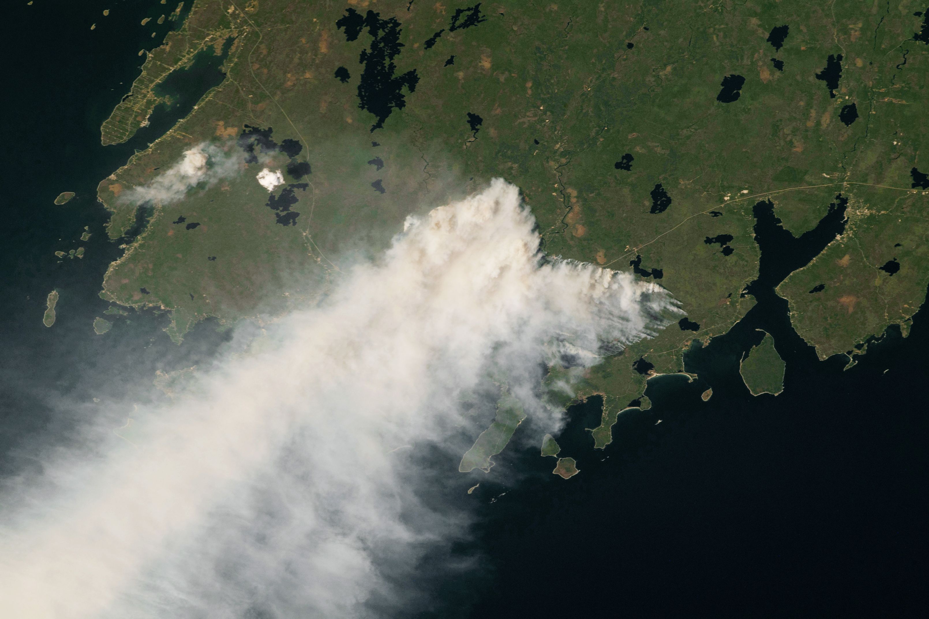 Fumul degajat de incendiile de vegetație din Canada ridică probleme de sănătate publică în New York