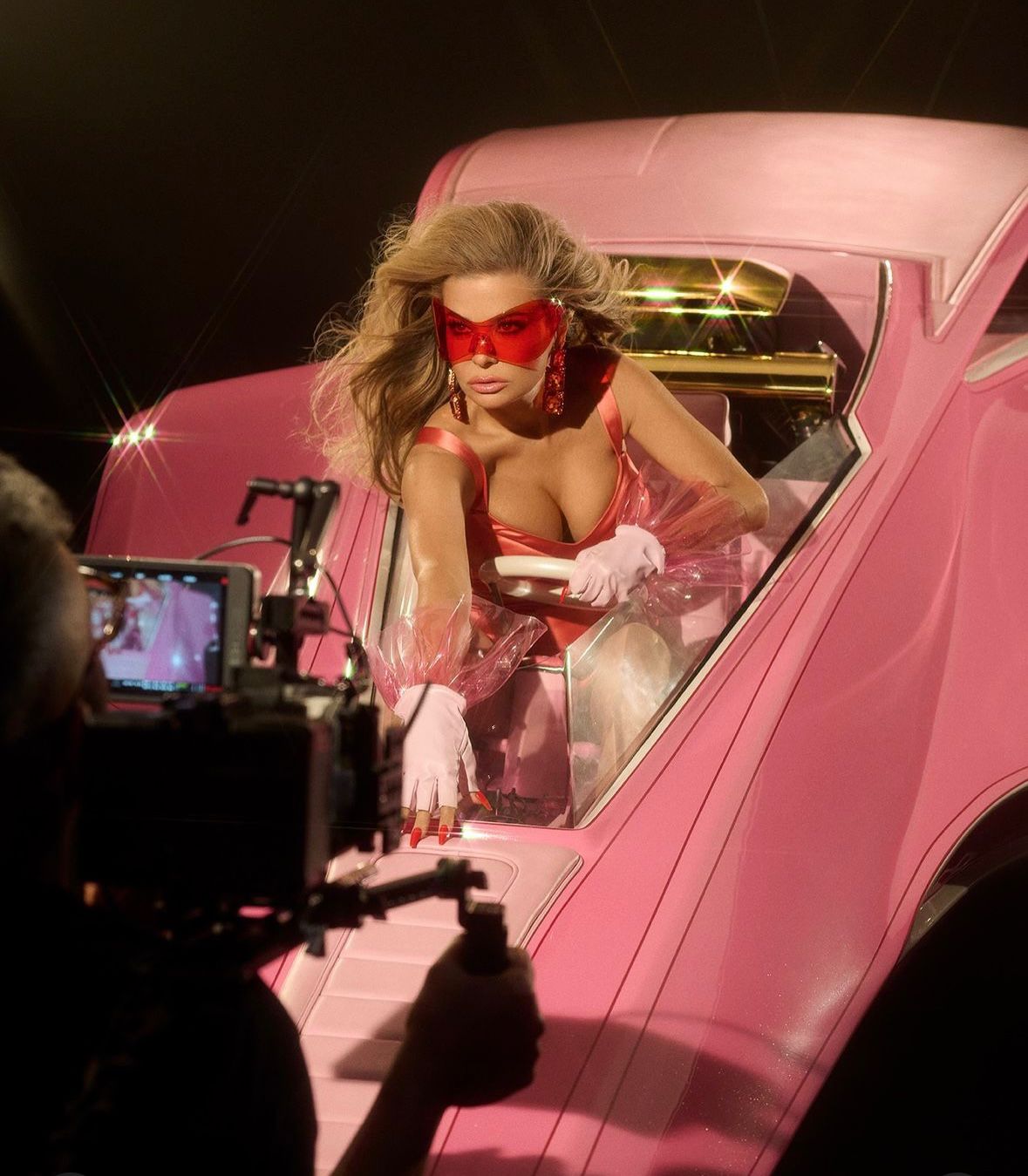 Vedetele internaționale preferă designerii români. Andreea Bădală le-a îmbrăcat pe Madonna, Lady Gaga, Beyonce și Carmen Electra