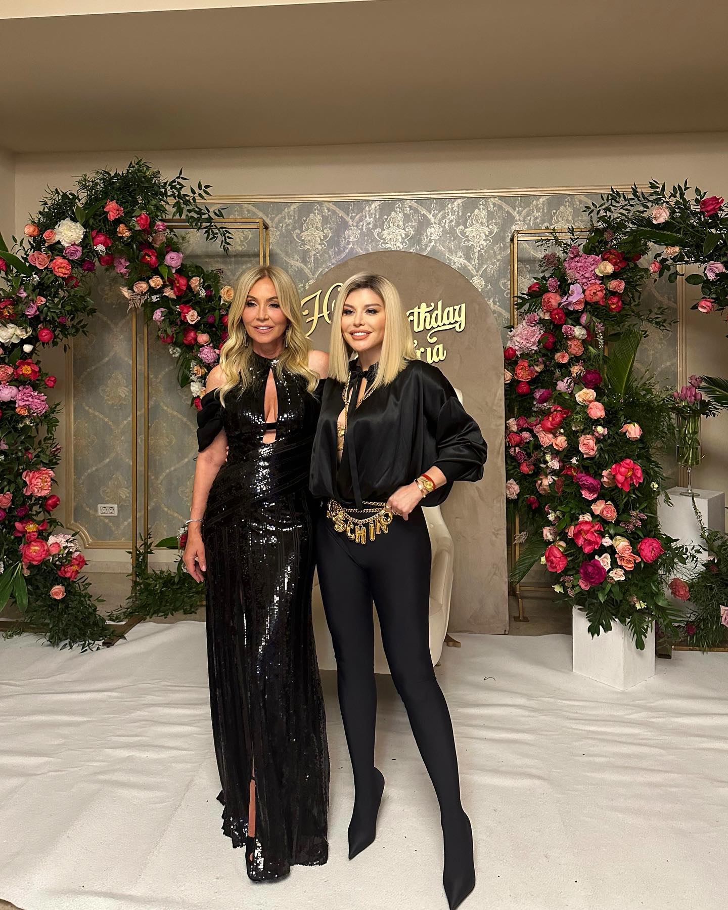 Petrecerea de lux dată de Anastasia Soare pentru mama ei, la Constanța. Cum au apărut Loredana Groza, Antonia și Elena Gheorghe