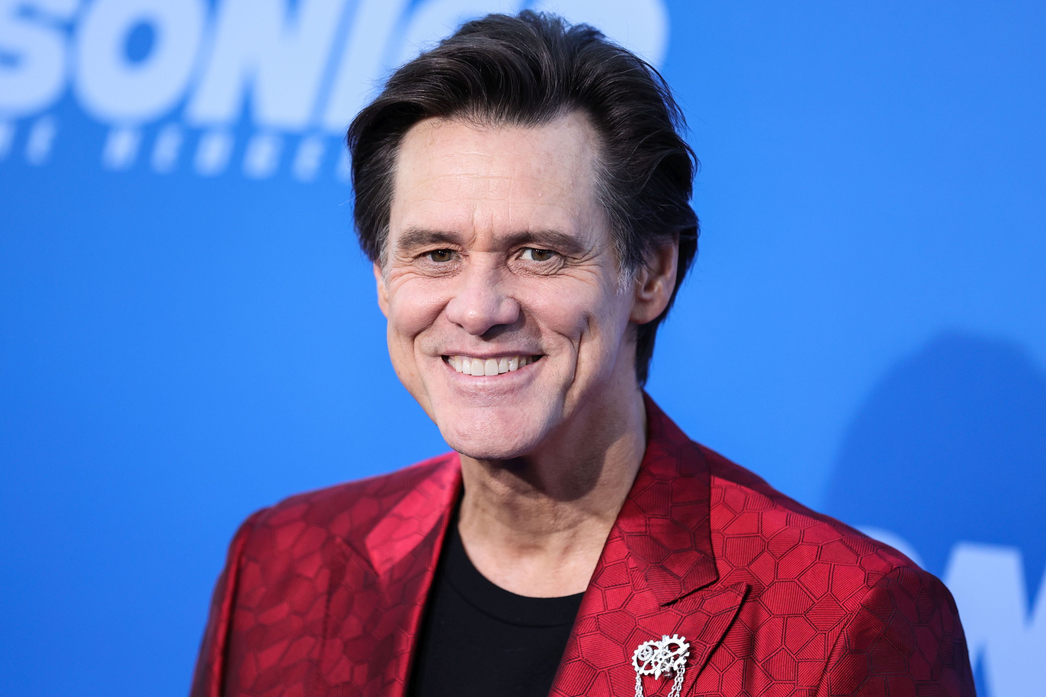 Jim Carrey, de nerecunoscut în Franța: „Toți spun că e clonă! I-au făcut ceva sau nu e el”. Apariție rară alături de iubită