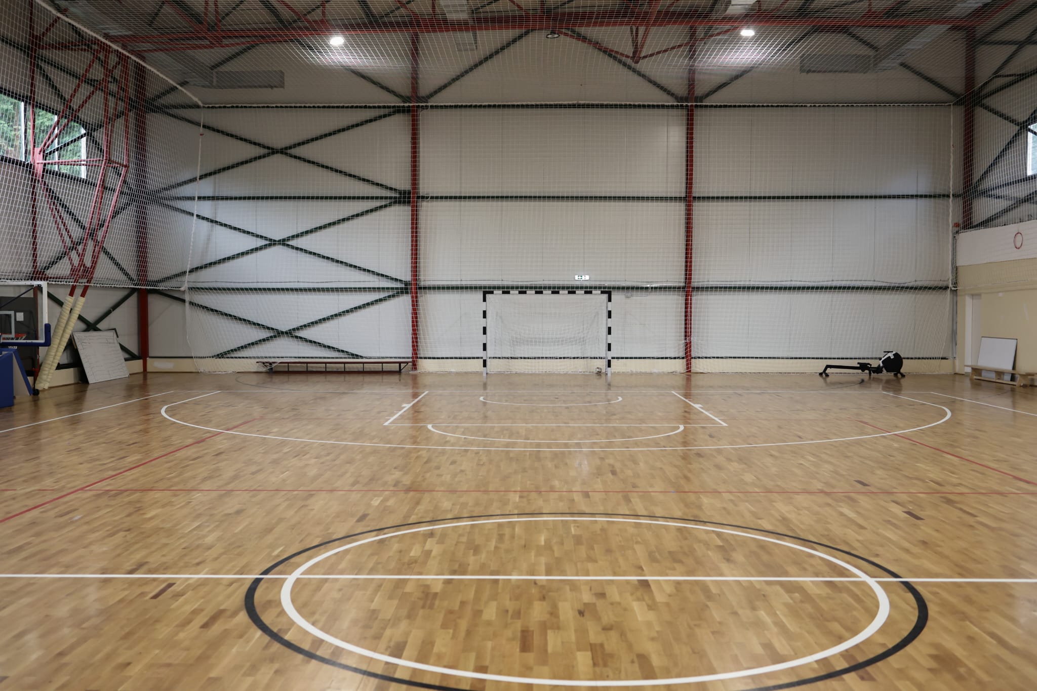 Școala 164 din București a inaugurat cea mai mare bază sportivă, care îi poartă numele campioanei Cristina Neagu