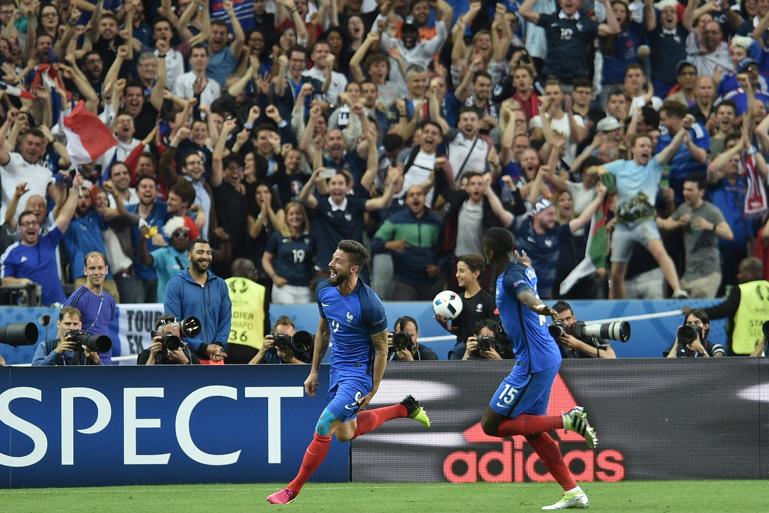 România-Franța 1-2 / LIVE BLOG. Eșec nedrept! Noi am fost Legiunea Franceză! Ne-au ucis în 89! | FOTO&VIDEO