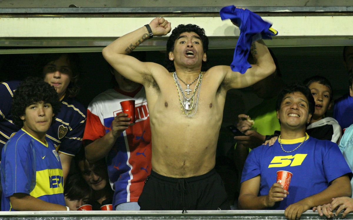 Diego Maradona a murit la 60 de ani. Trei zile de doliu în Argentina