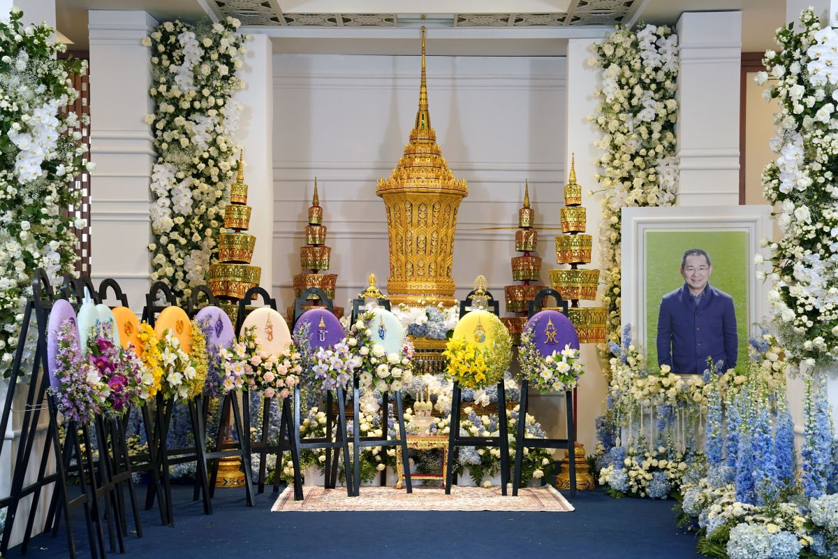 Patronul lui Leicester City este înmormântat în Thailanda cu onoruri regale