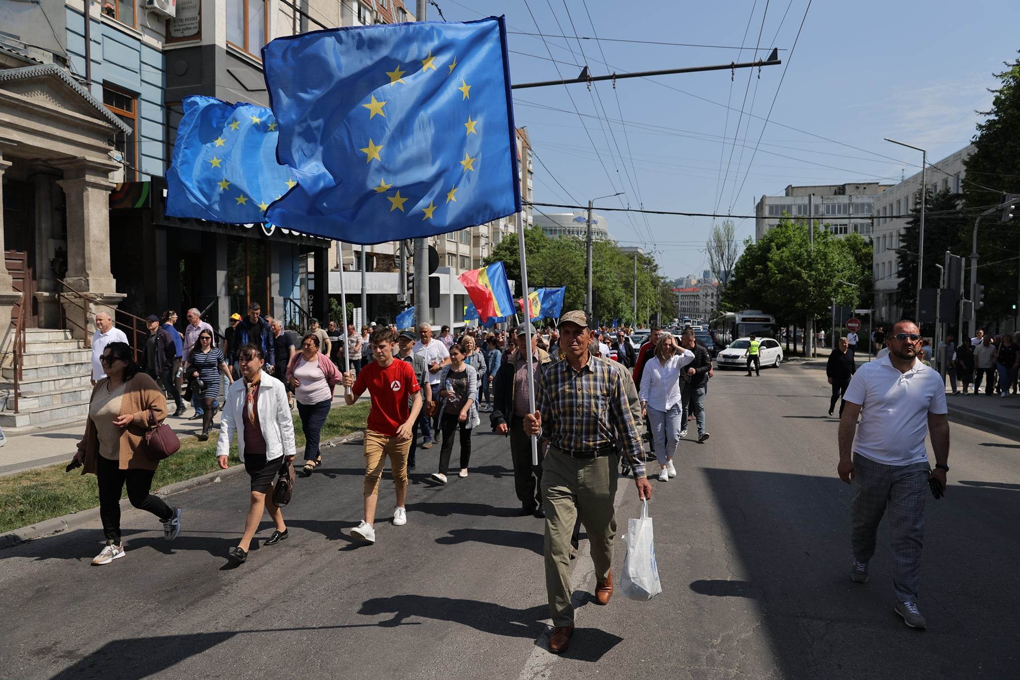 CORESPONDENȚĂ DIN CHIȘINĂU. Zeci de mii de moldoveni, la mitingul din Piața Marii Adunări Naționale. Maia Sandu: „Vrem să fim membri UE în 2030. Nu mai vrem să fim sub șantajul Kremlinului”. Șefa PE, mesaje în română. VIDEO