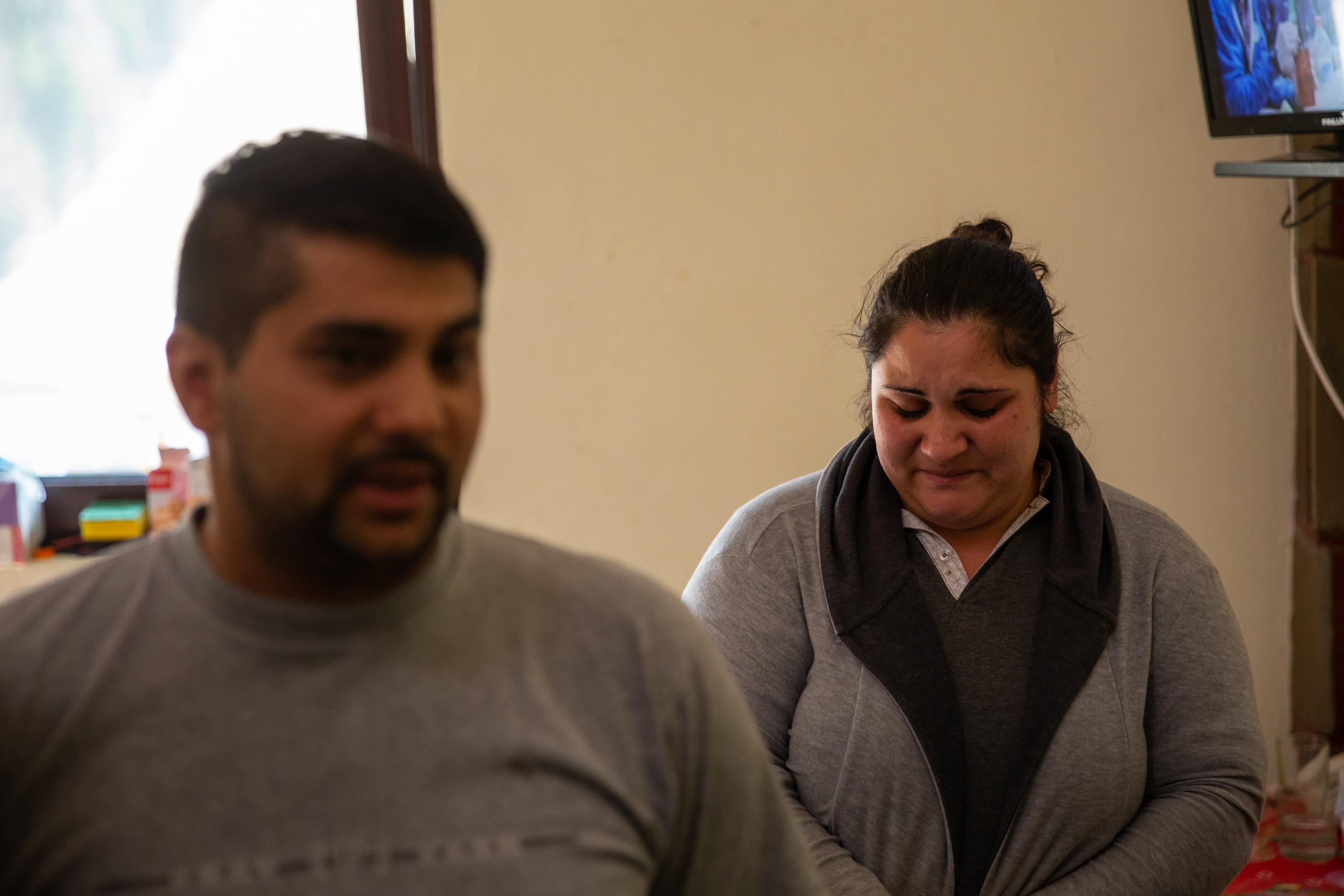 Săptămâna Patimilor și recunoștința oamenilor rămași fără case la Azuga: Îi mulțumesc Domnului că i-a lăsat în viață și domnului Vlad că i-a primit în pensiunea lui