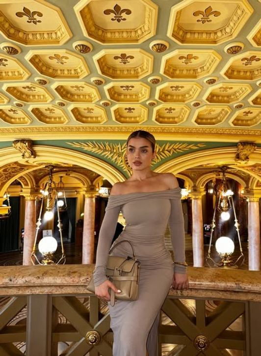 Flavia Barbu, influencer, inspiră prin curajul cu care își spune povestea luptei cu pierderea auzului: „A fost greu să mă accept”