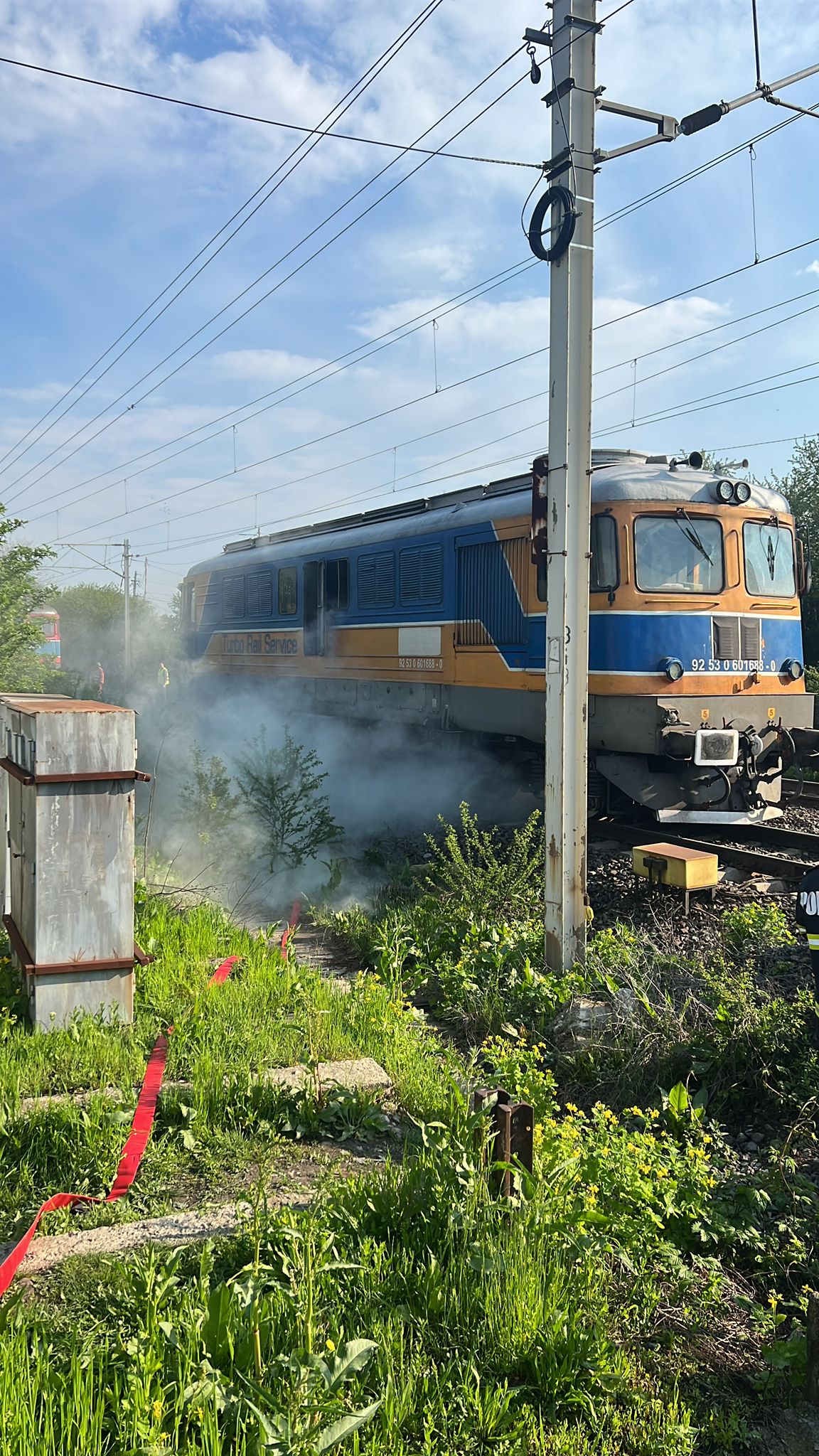 Locomotiva unui tren de marfă a luat foc, după ce a plecat din gara Brazi. Întârzieri pe ruta Ploieşti-Bucureşti