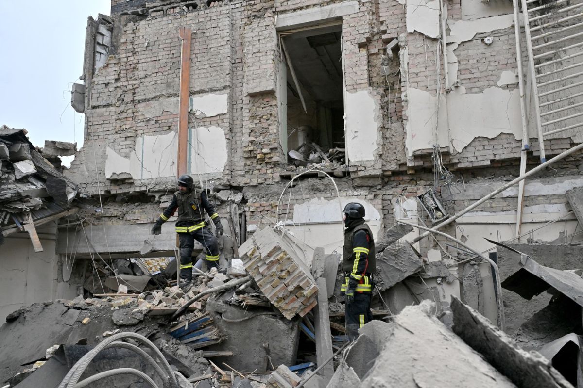 Rusia a atacat din nou Kievul cu rachete. Imagini cu urmările loviturilor asupra Capitalei ucrainene