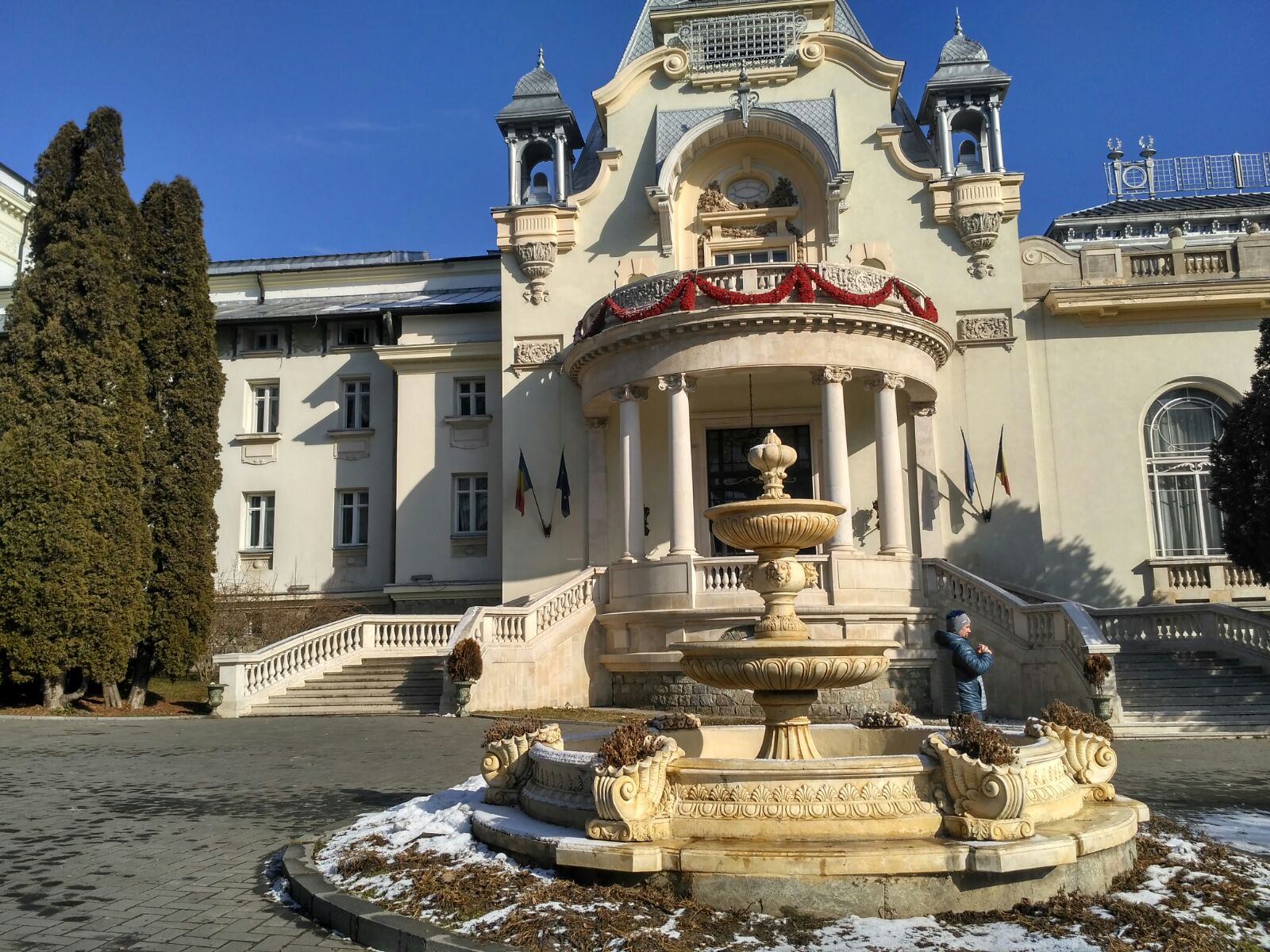 REPORTAJ/ Tunelul secret uitat de vreme prin care plecau de la Casino Sinaia bogații cu averi fabuloase - VIDEO