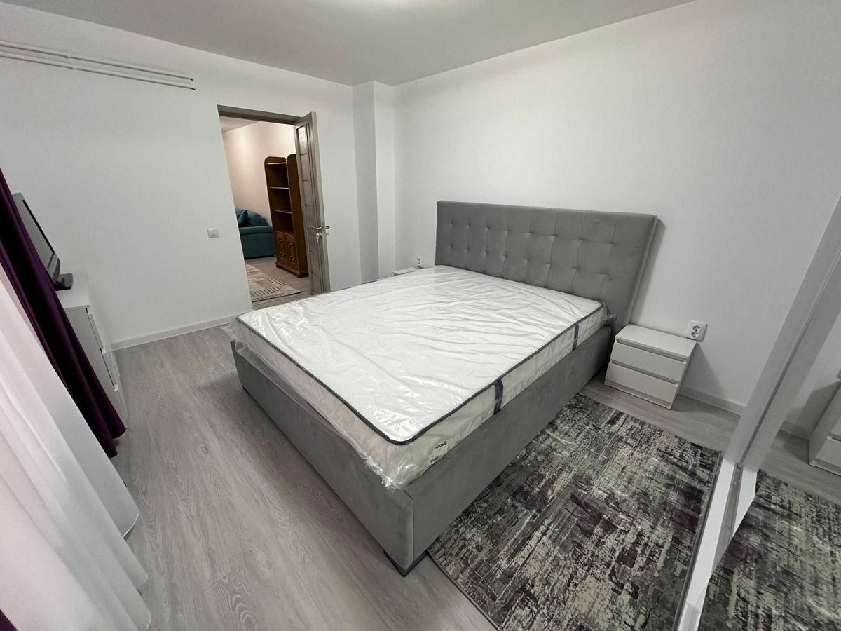 Imagini înainte și după cu apartamentul pe care Calina Dumitrescu l-ar fi distrus. Proprietara rupe tăcerea: „O pune pe mama ei sa se ocupe de mizeria pe care ea o face”