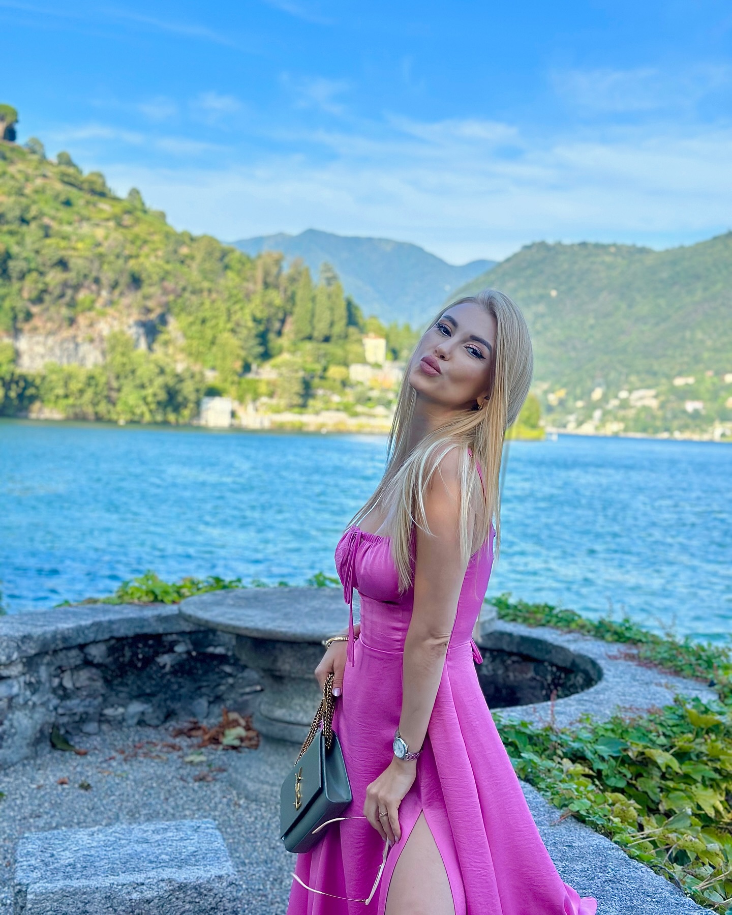 Răspunsul dat de Andreea Bălan după ce un fan a întrebat-o de ce Victor Cornea nu și-a găsit „o tânără pe măsura lui”. Îndrăgostiții sunt în Italia