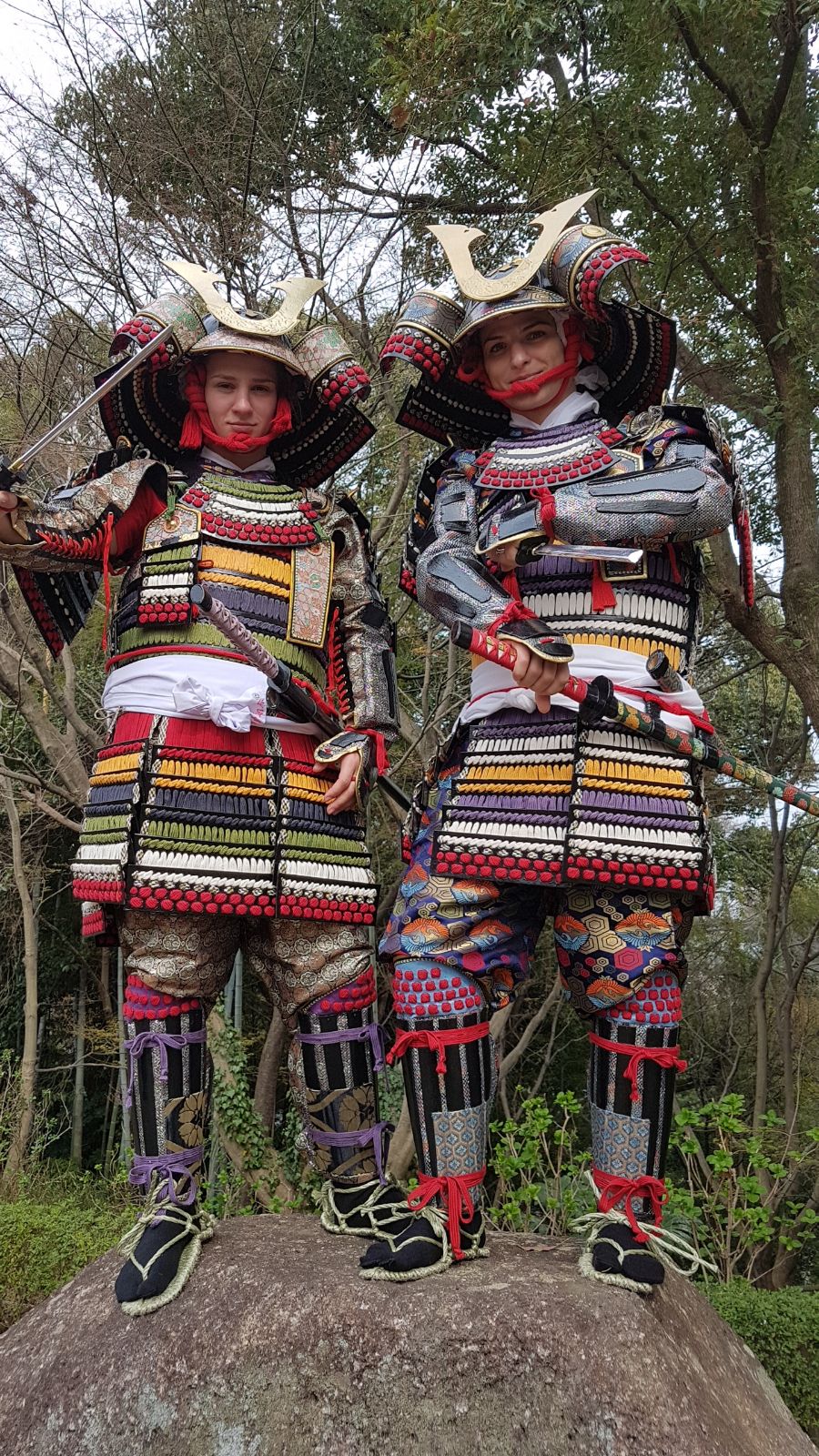 Luptătoarele din România s-au costumat în samurai la Cupa Mondială din Japonia | GALERIE FOTO