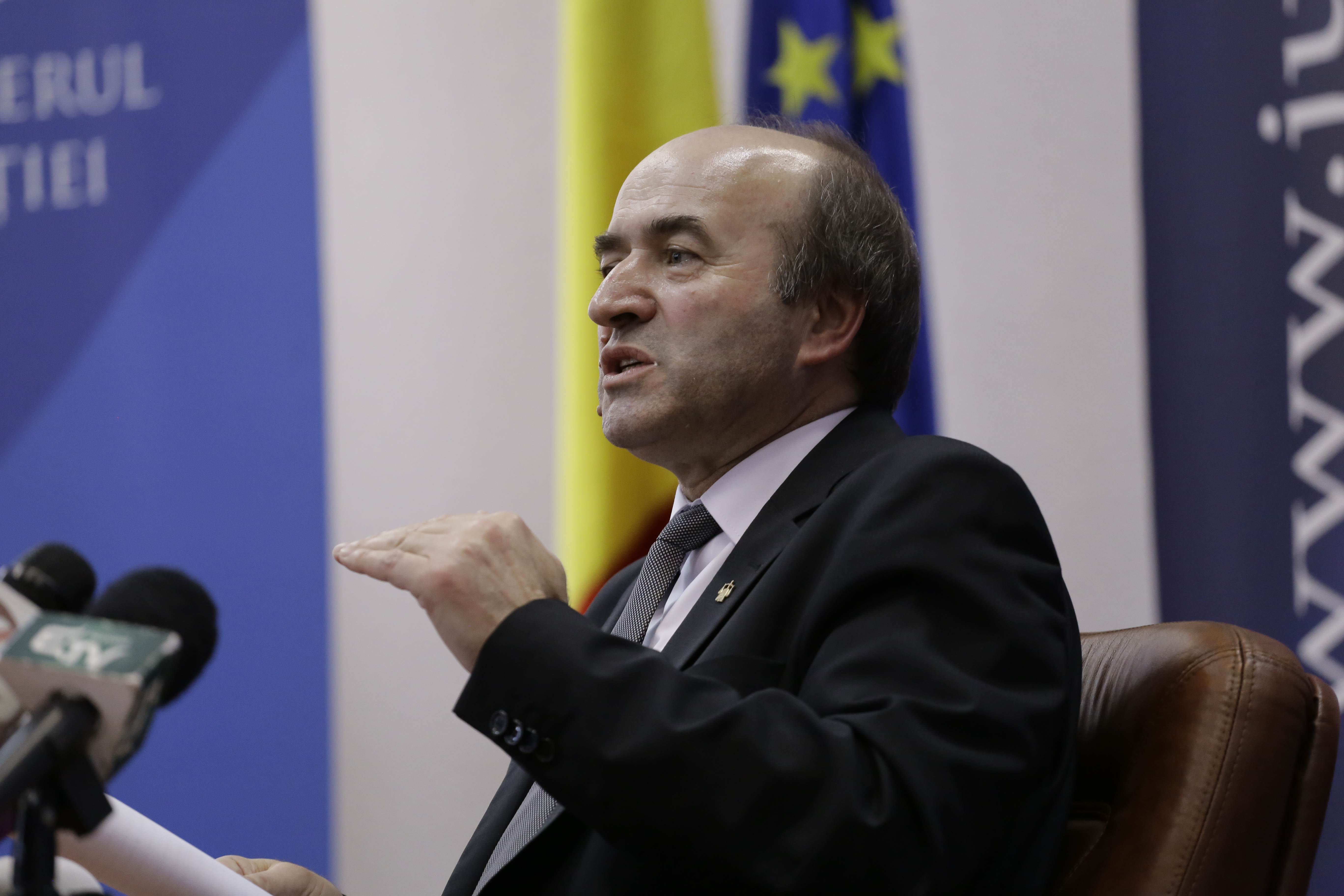 Atunci și acum: Tudorel Toader, procurorul din Panciu care va rămâne în istorie pentru că a cerut revocarea șefei DNA, Laura Codruța Kovesi