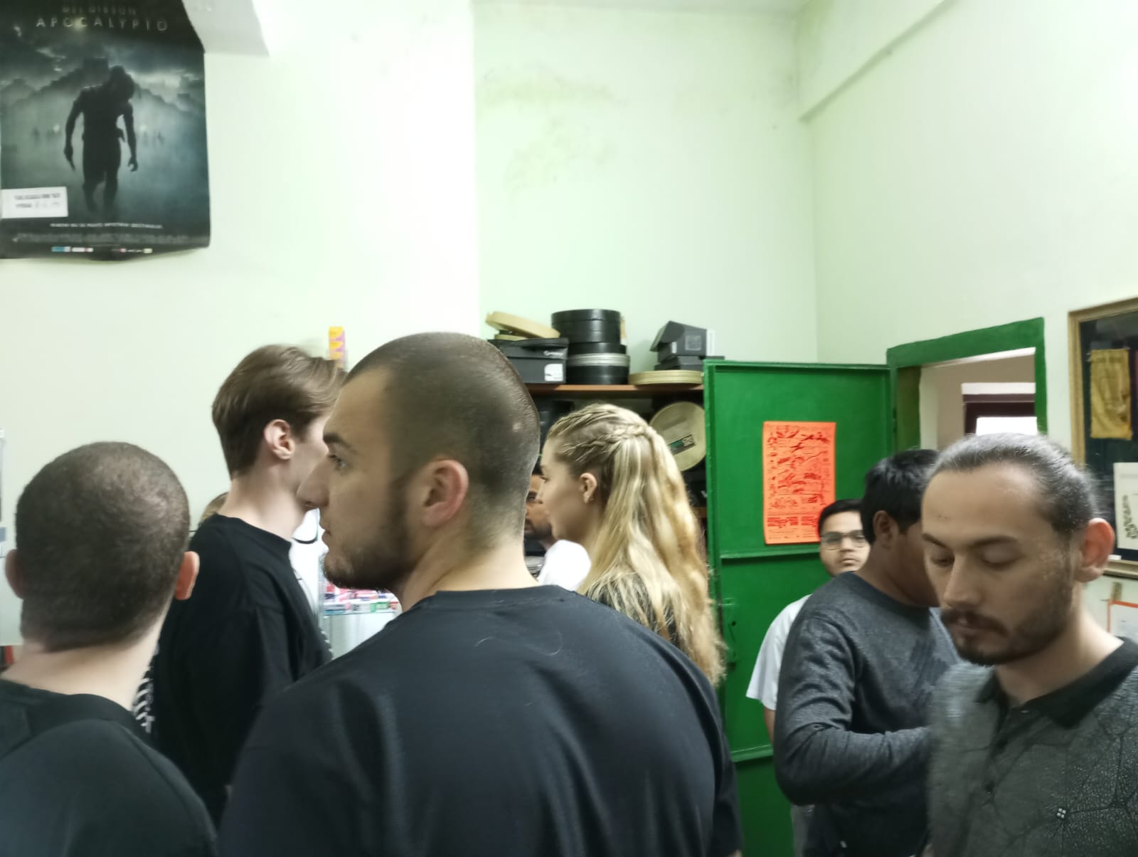 Buzunarele ascunse ale orașului: la Reșița, Shaolin filmează cu cameră Arriflex pe 16 milimetri 
