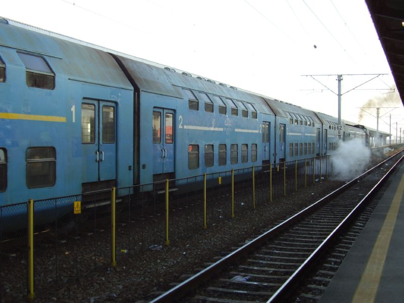 REPORTAJ/"Cugireana”, cândva cel mai lung tren din Europa, ducea zilnic 10.000 de navetişti. Acum este scos din circulaţie