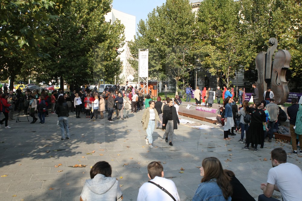 GALERIE FOTO/ Marş împotriva violenţei domestice, în Bucureşti: "Împreună pentru siguranţa femeilor"
