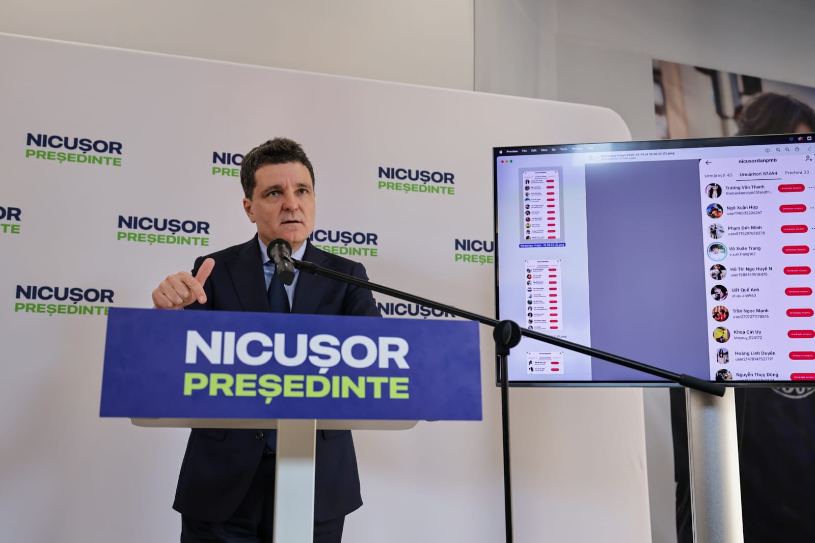 Nicușor Dan se plânge că nu poate să își folosească rețelele de socializare și se teme: „Sunt invadate de sute de mii de conturi false”