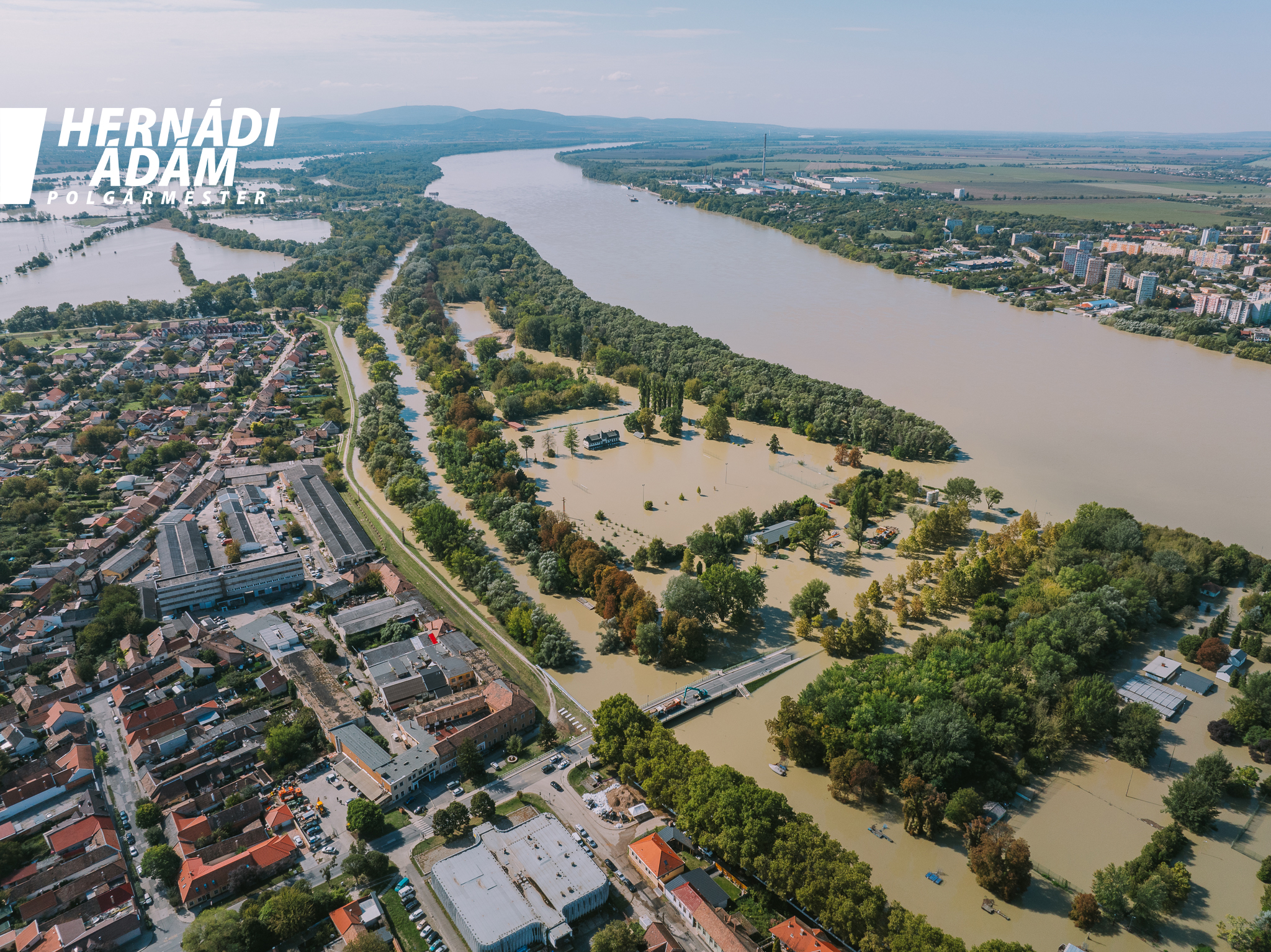 Dunărea a inundat un întreg oraș aflat la 25 km de Budapesta. Viitura ajunge în România săptămâna viitoare