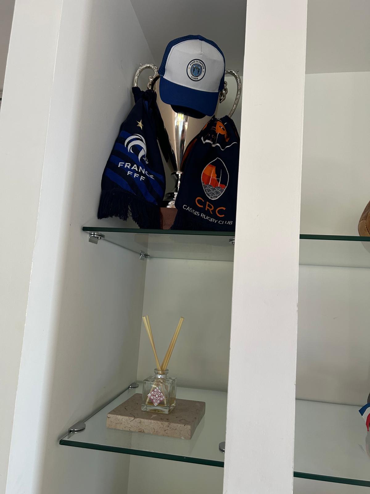 Acasă la Jean Tigana, fostul mare internațional francez care s-a retras din fotbal ca să facă vin în podgoria sa din Cassis. Ce a spus despre meciurile epice ale Craiovei cu Bordeaux