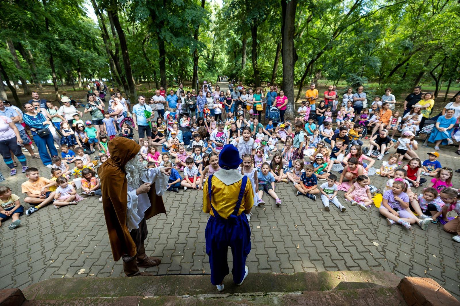 Începe Festivalul Internațional de Folclor „Muzici și Tradiții în București”. Programul complet al unui weekend plin de evenimente