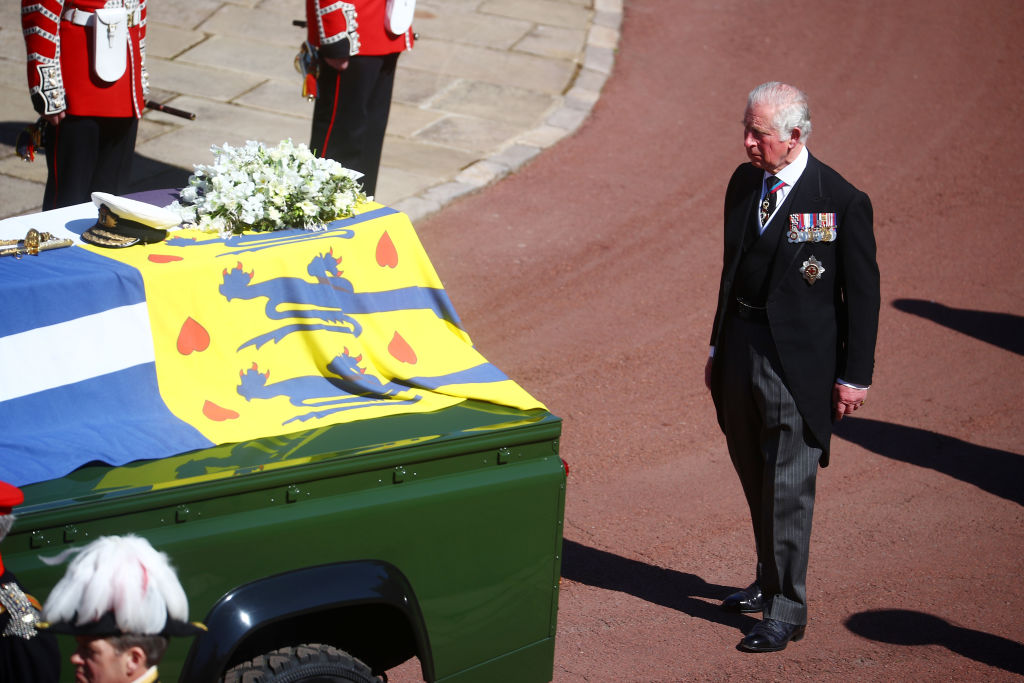 Károly, Vilmos és Harry herceg is elkísérték utolsó útjára Fülöp herceget temetésén