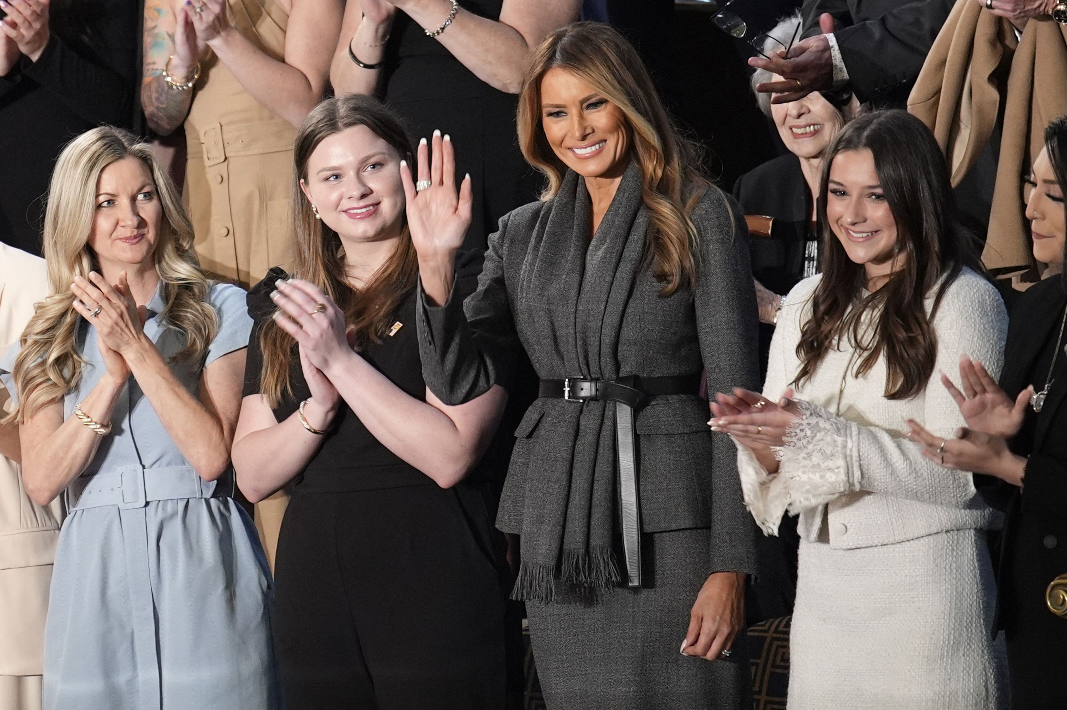 Cum a apărut Melania la discursul lui Donald Trump în fața Congresului. Suma colosală pe care a plătit-o pentru sacoul Dior