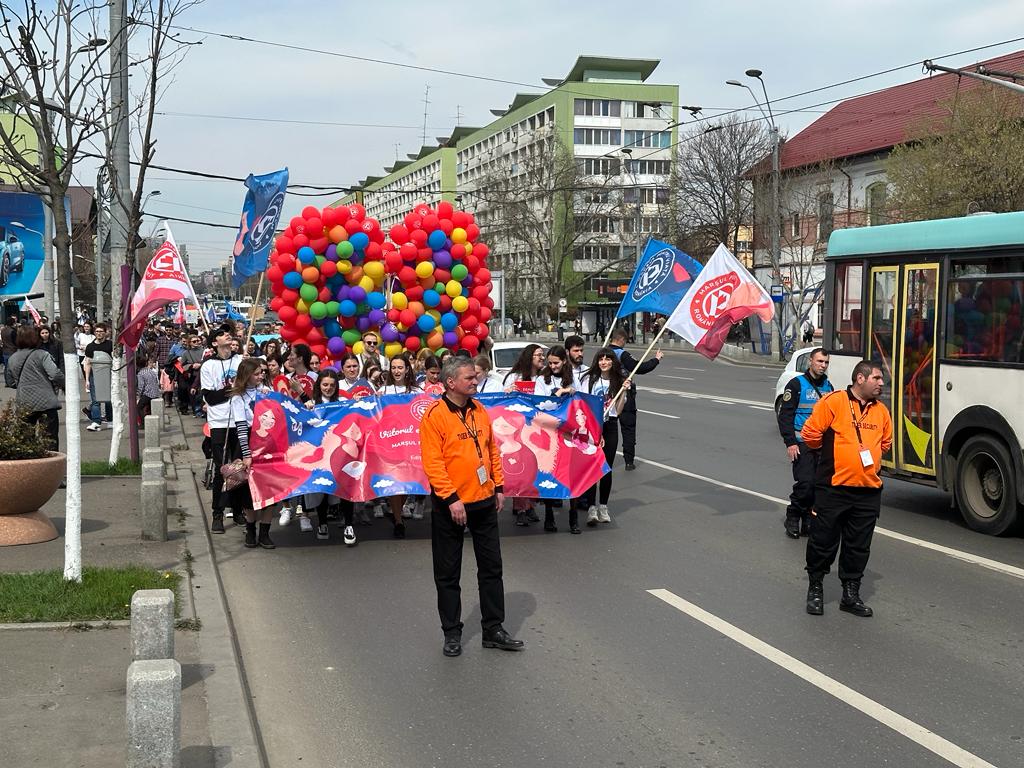 Sute de persoane care se opun avortului au ieșit în stradă, în mai multe orașe din țară. „Cândva, va deveni de negândit”