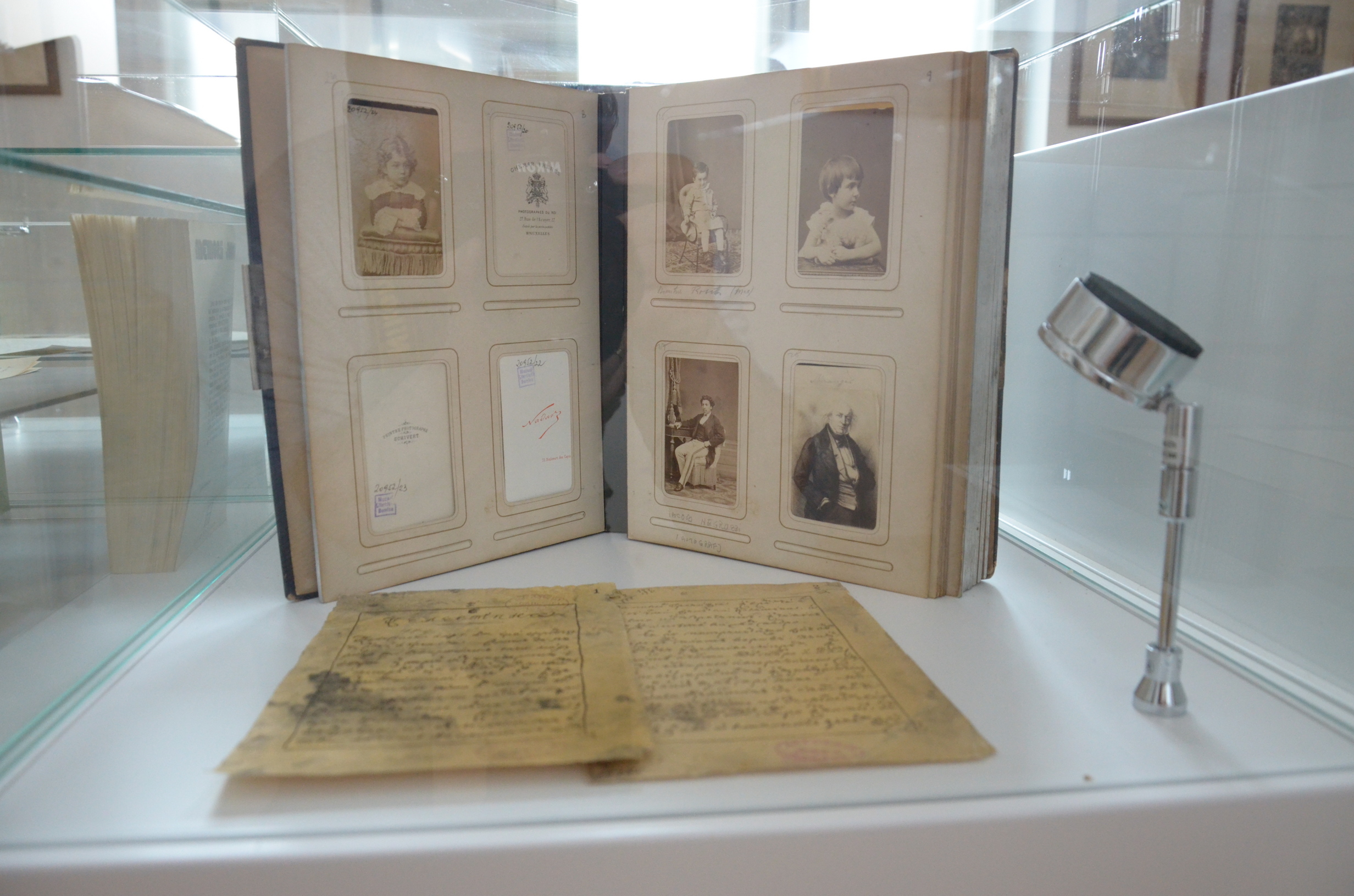 Povești din București | Muzeul Literaturii Române, o casă cu fantome vii - scriitorii nației laolaltă, cu fotografie, operă și amintiri