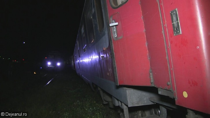 UPDATE | Trenul InterRegio 1765, Iași-Timișoara, a deraiat la ieșirea din Gara Dej. Traficul feroviar în zonă nu este afectat