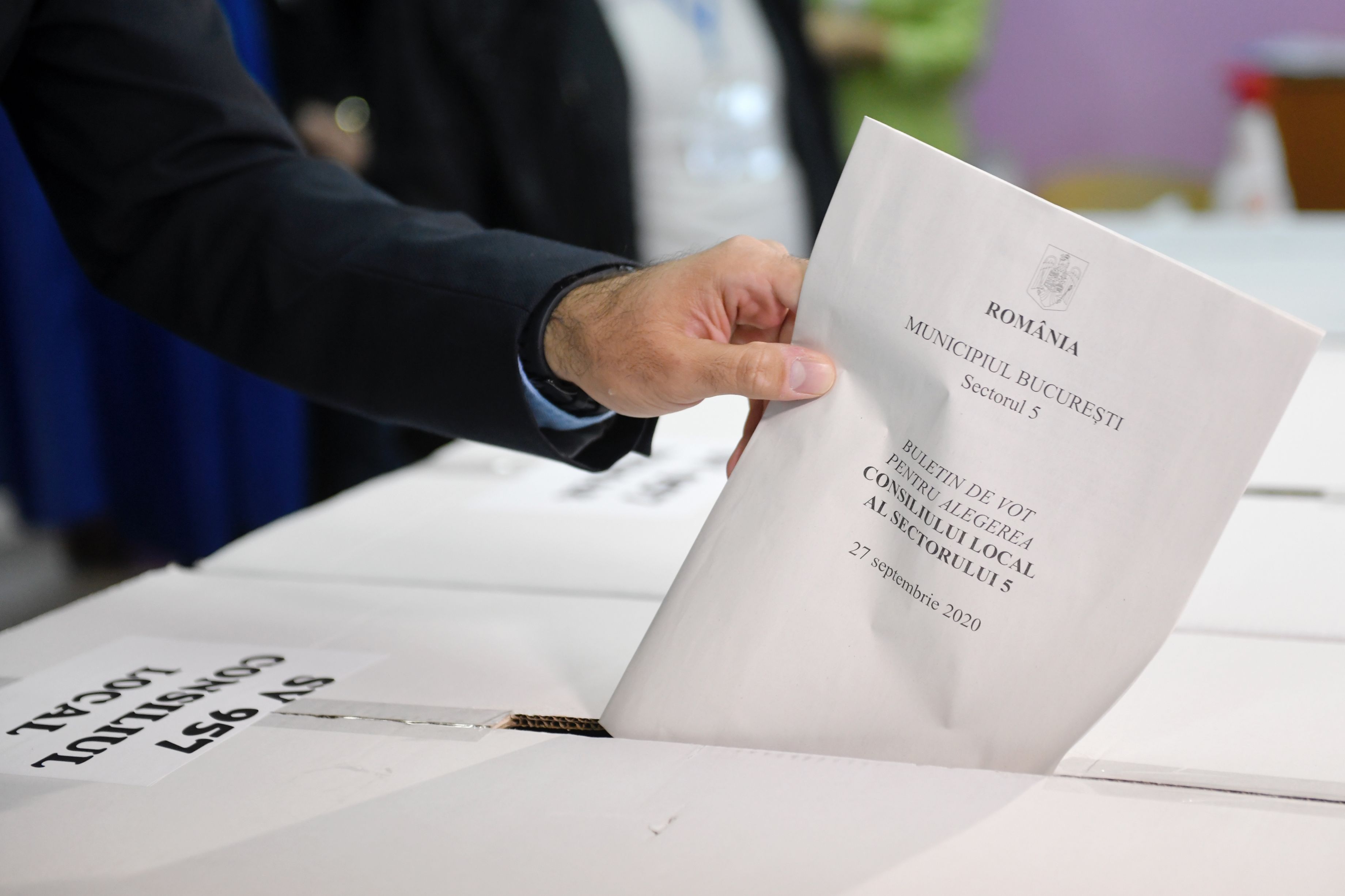 Alegeri locale 2020. Ziua votului în 50 de imagini