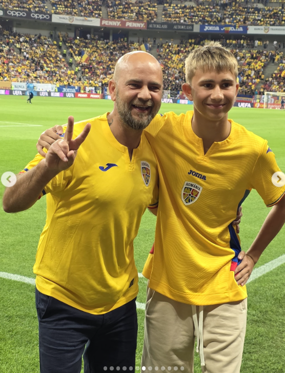 Imagini cu familia lui Cosmin Seleși. Cum arată soția prezentatorului de la Pro TV. „Mergem mai departe. Mai asumați. Mai recunoscători”