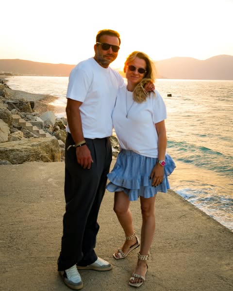 Imagini rare cu Mihai Morar și soția sa, Gabriela, la cununia civilă. Cum arătau în urmă cu 20 de ani