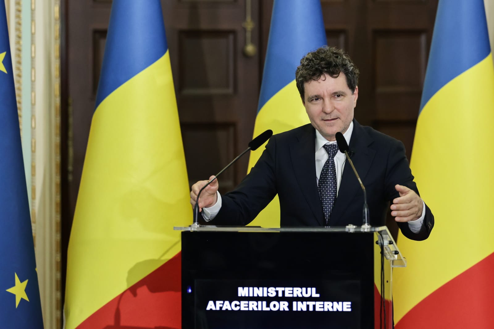Mesajul transmis de Nicuşor Dan la aniversarea MAI despre violenţa la adresa femeilor și despre consumul de droguri