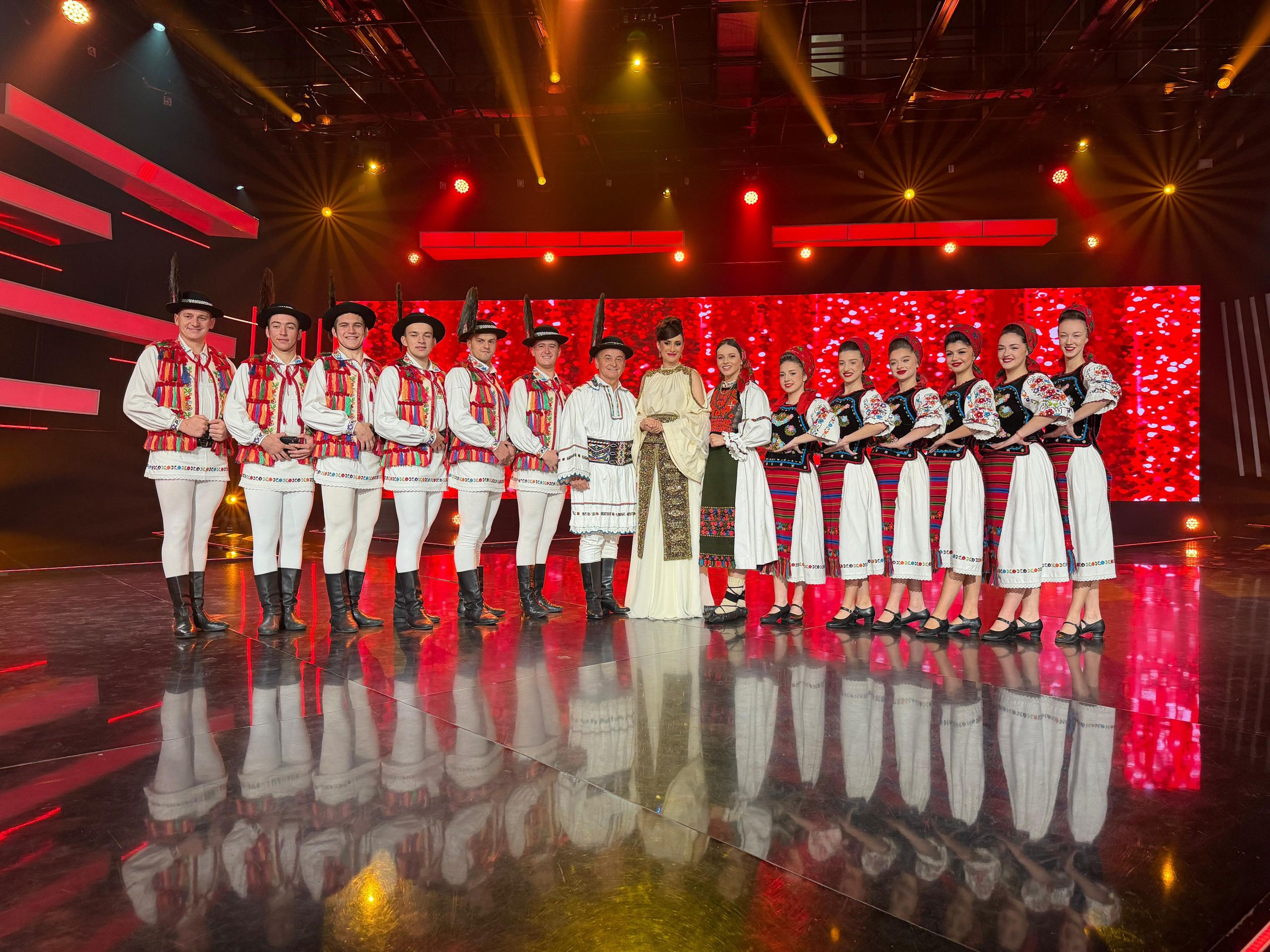 Iuliana Tudor revine la TVR 1. Ce schimbări apar în al doilea sezon al emisiunii „Petrecere… cu cântec”: „Noua mea colegă de platou”