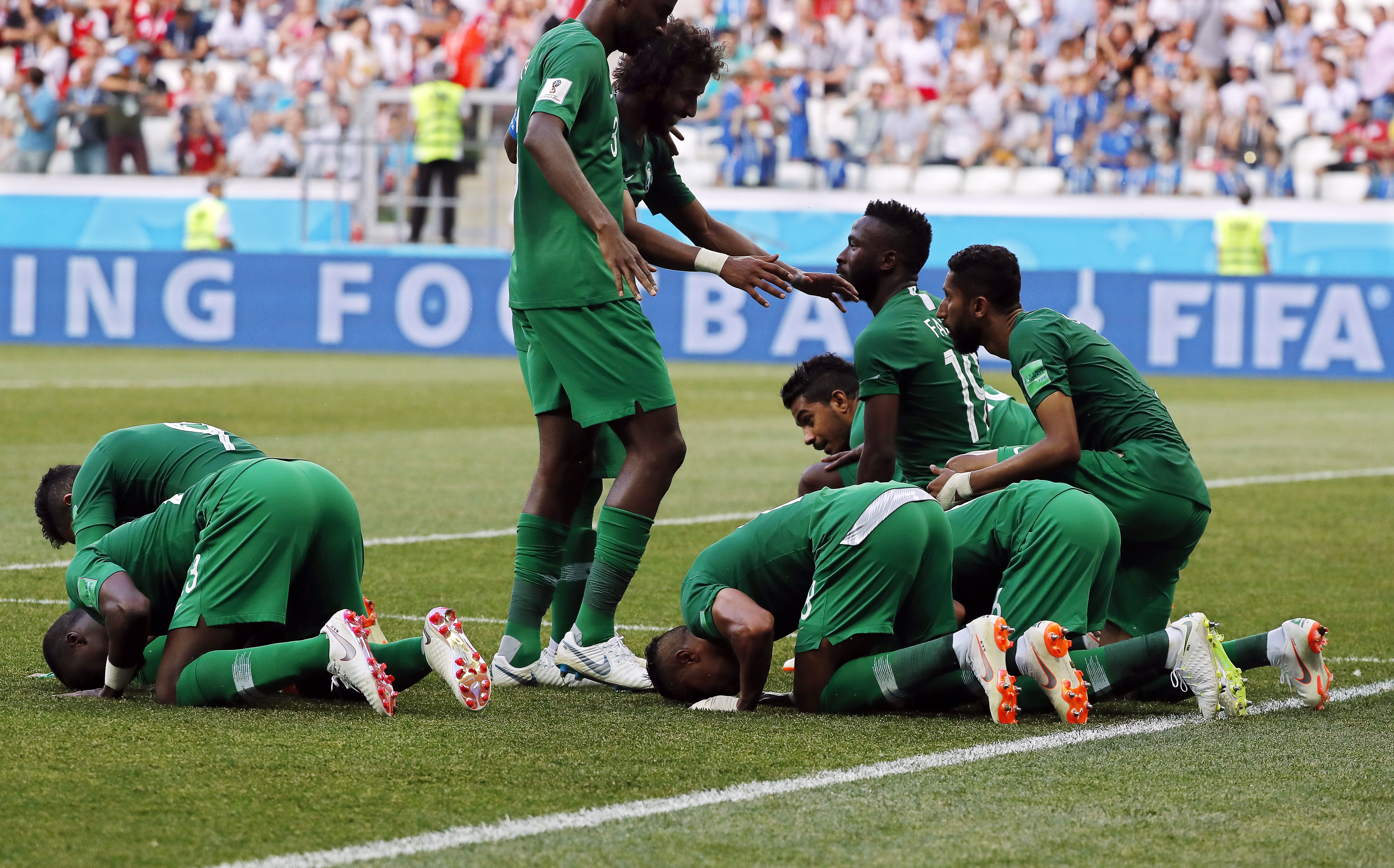 Arabia Saudită - Egipt 2-1, în grupa A de la Campionatul Mondial de fotbal Rusia. Al-Dawsari l-a îngenuncheat pe portarul-record El Hadary | VIDEO