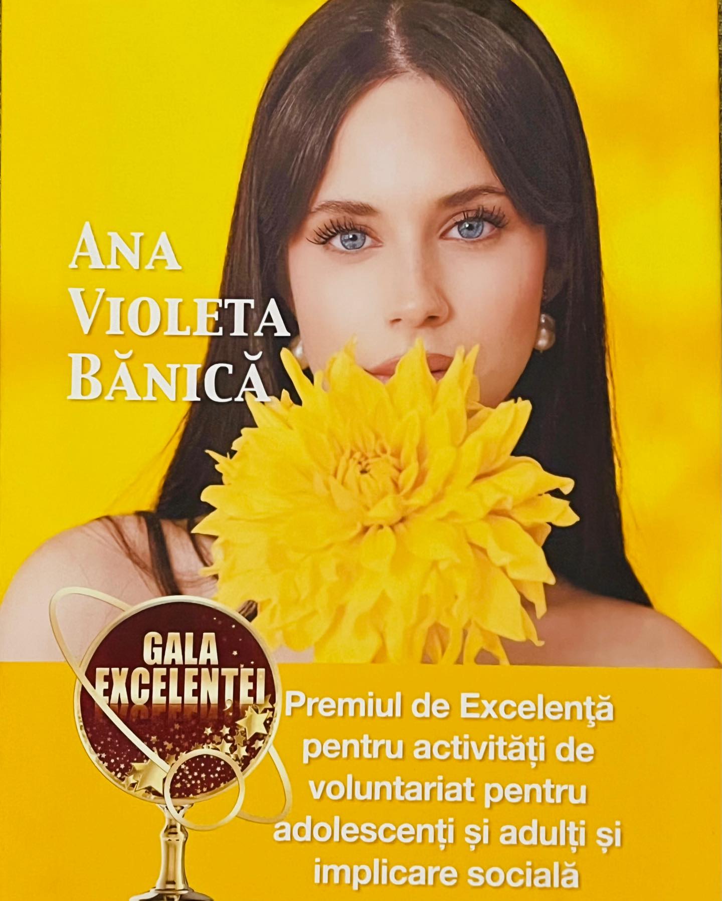 Andreea Marin și fiica ei, apariție elegantă la un eveniment unde au fost premiate. Violeta a îmbrăcat o rochie neagră și decoltată