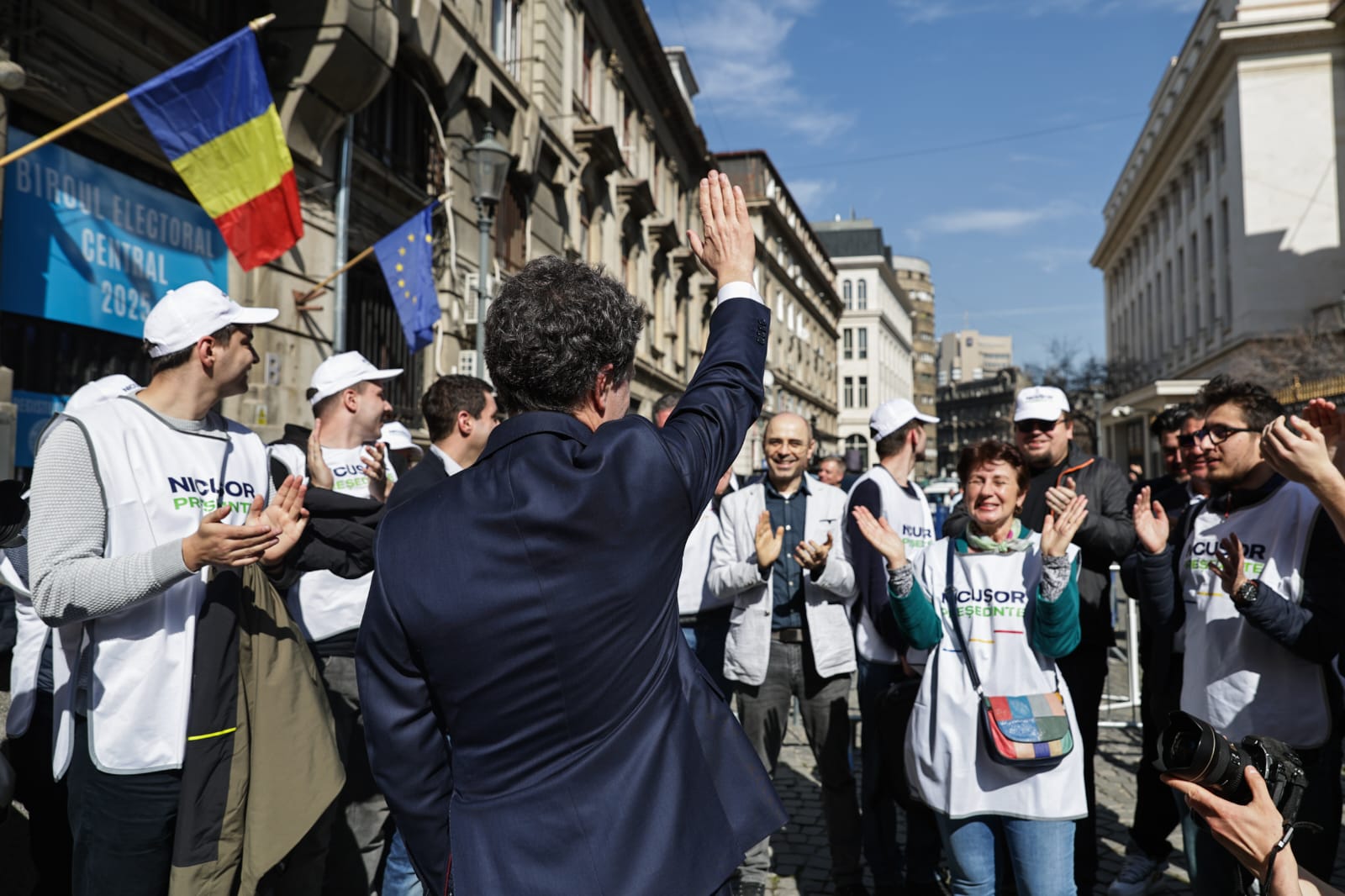 Nicușor Dan și-a depus candidatura la alegerile prezidențiale: „Vocea oamenilor se va auzi mult mai mult”