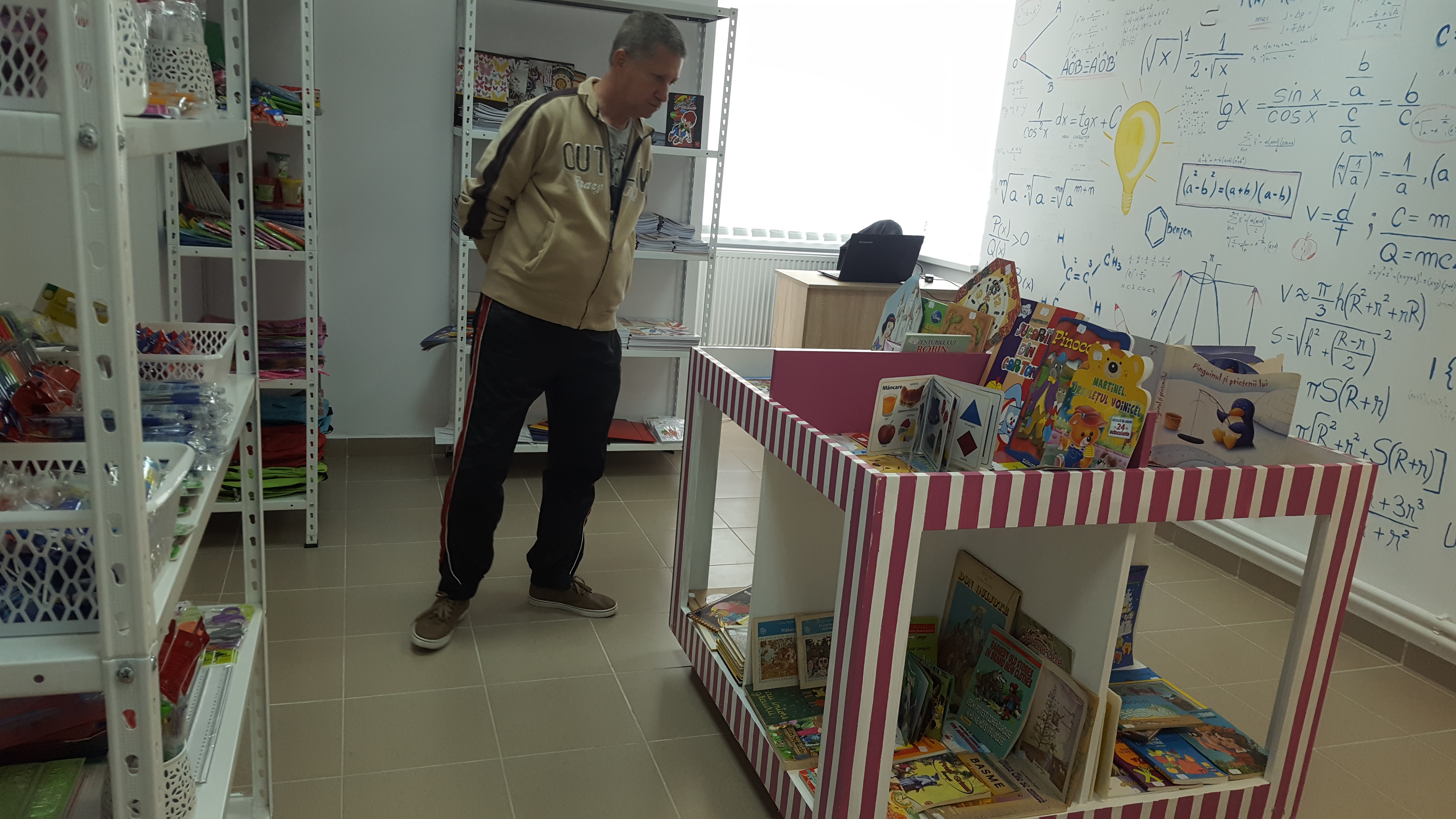 VIDEO/ S-a deschis magazinul unde iei mâncarea pe puncte, pe baza muncii în folosul comunității