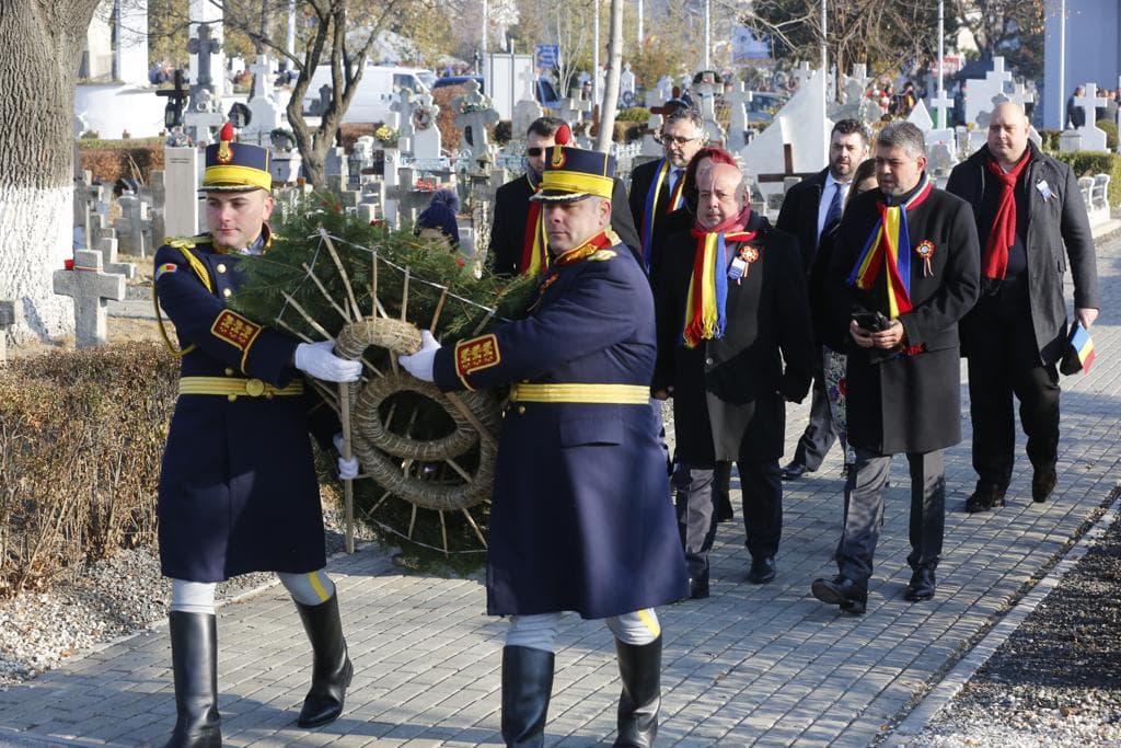 GALERIE FOTO/ Un militar de la Buzău a avut nevoie de îngrijiri medicale de 1 Decembrie. I s-a făcut rău cel mai probabil din cauza gerului