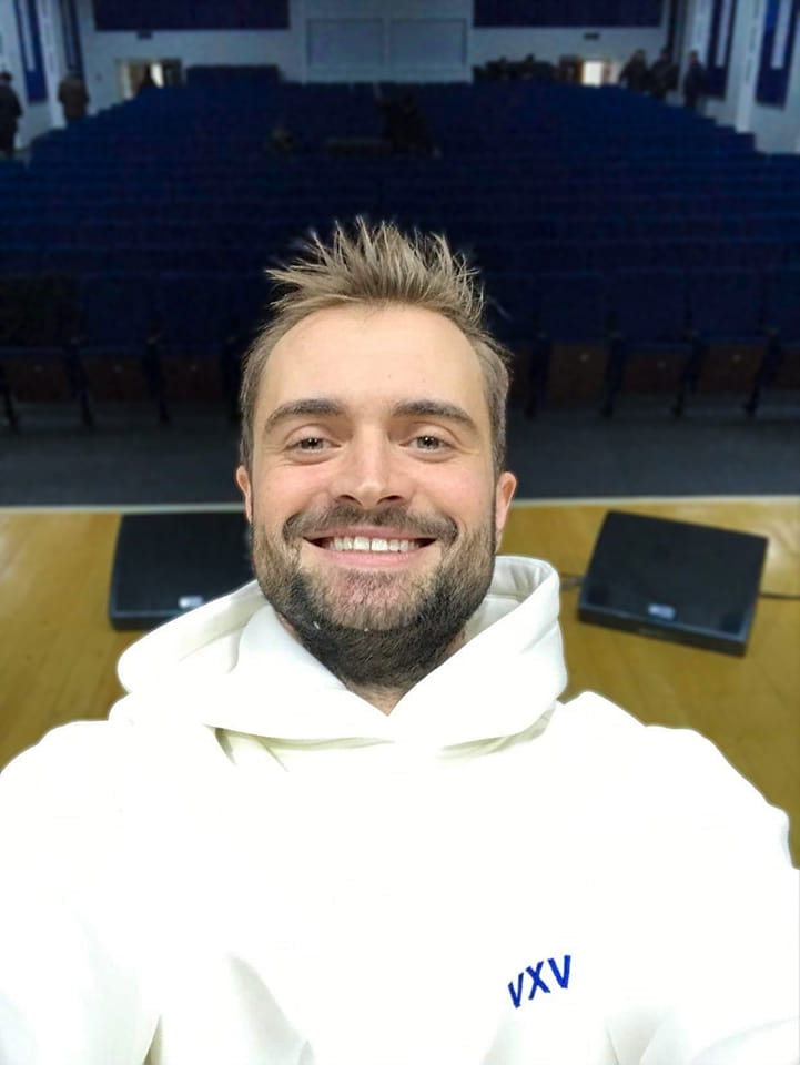 Ți-l mai amintești pe Cătălin Josan, câștigătorul Megastar 2006? Cum arată acum și cu ce se ocupă în prezent