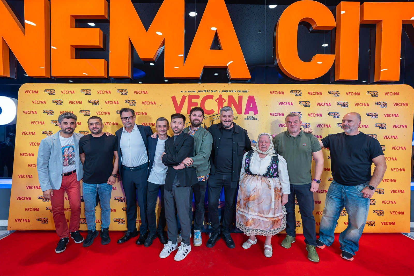 Mircea Bravo a fost dat în judecată de către vecina lui de 15 ori. S-a inspirat din propriile probleme de la bloc pentru noul său film