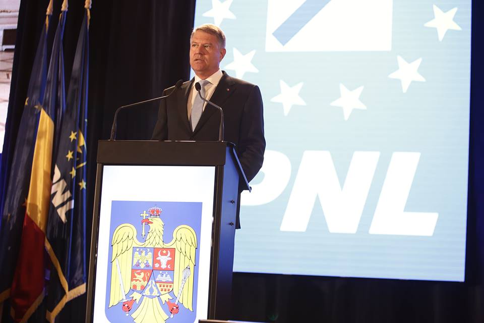 GALERIE FOTO/ Consiliul Național al PNL se reunește la Parlament. Președintele Klaus Iohannis a ținut un discurs în fața liberalilor